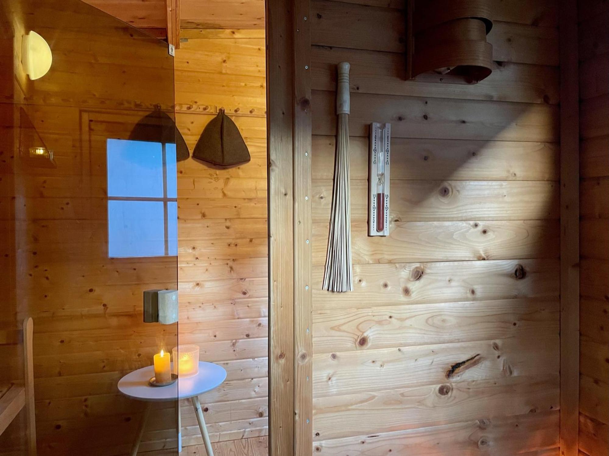 Modernes Holzhaus Im Skandinavischen Stil Mit Sauna, Garten Und 2 Katzen Norderstedt Extérieur photo