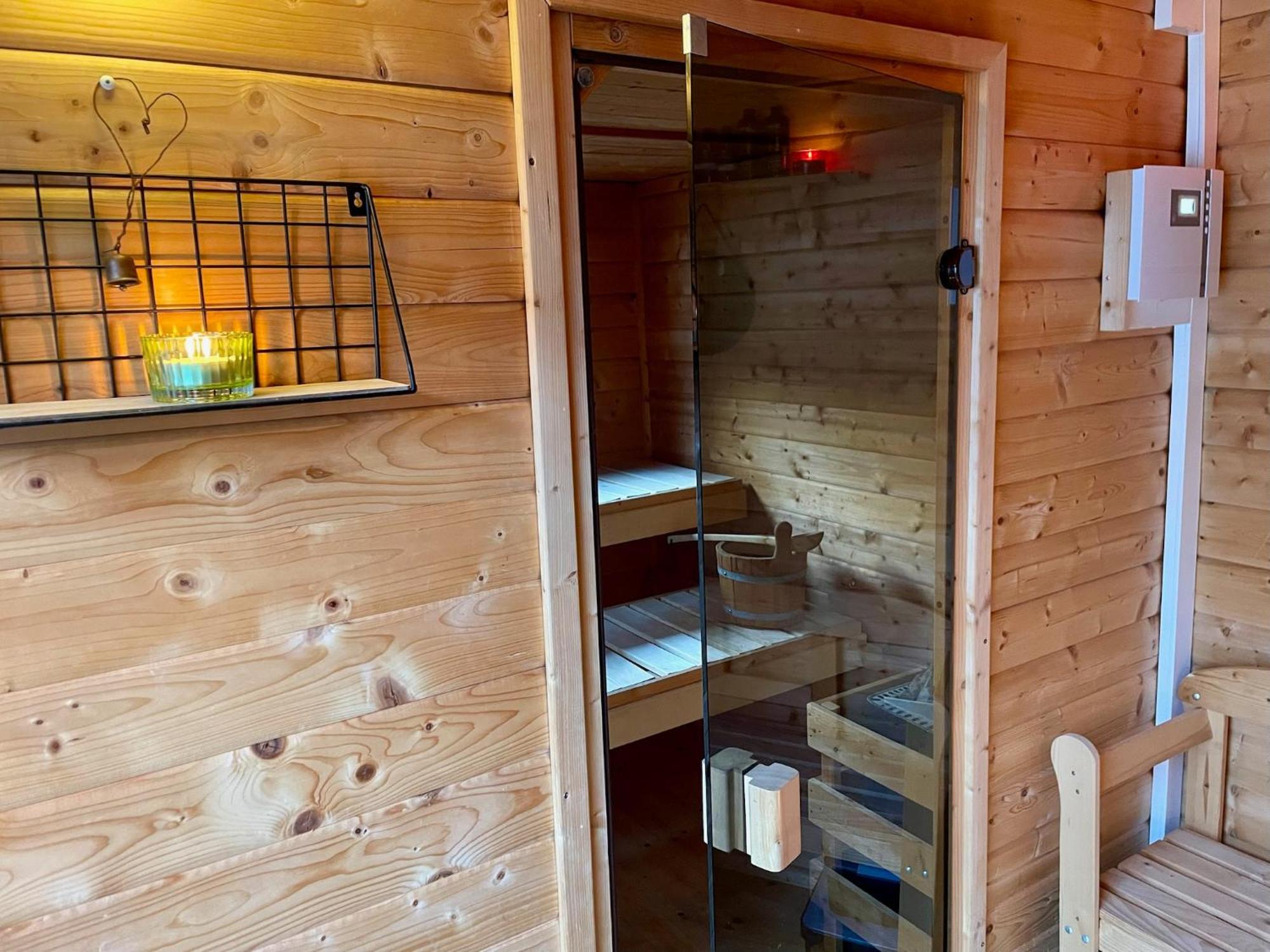 Modernes Holzhaus Im Skandinavischen Stil Mit Sauna, Garten Und 2 Katzen Norderstedt Extérieur photo