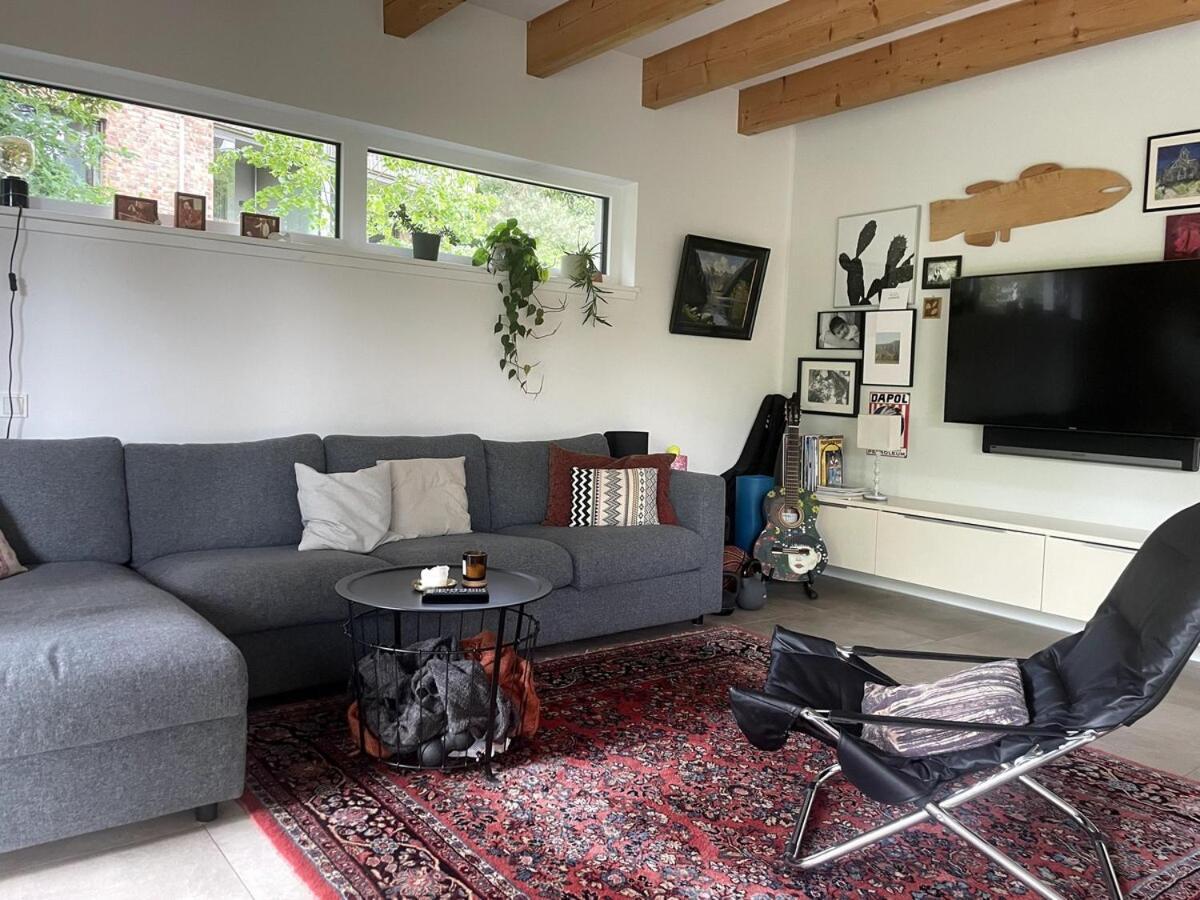Modernes Holzhaus Im Skandinavischen Stil Mit Sauna, Garten Und 2 Katzen Norderstedt Extérieur photo