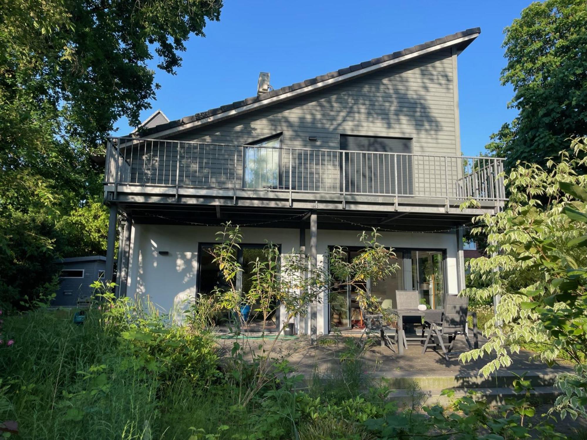 Modernes Holzhaus Im Skandinavischen Stil Mit Sauna, Garten Und 2 Katzen Norderstedt Extérieur photo
