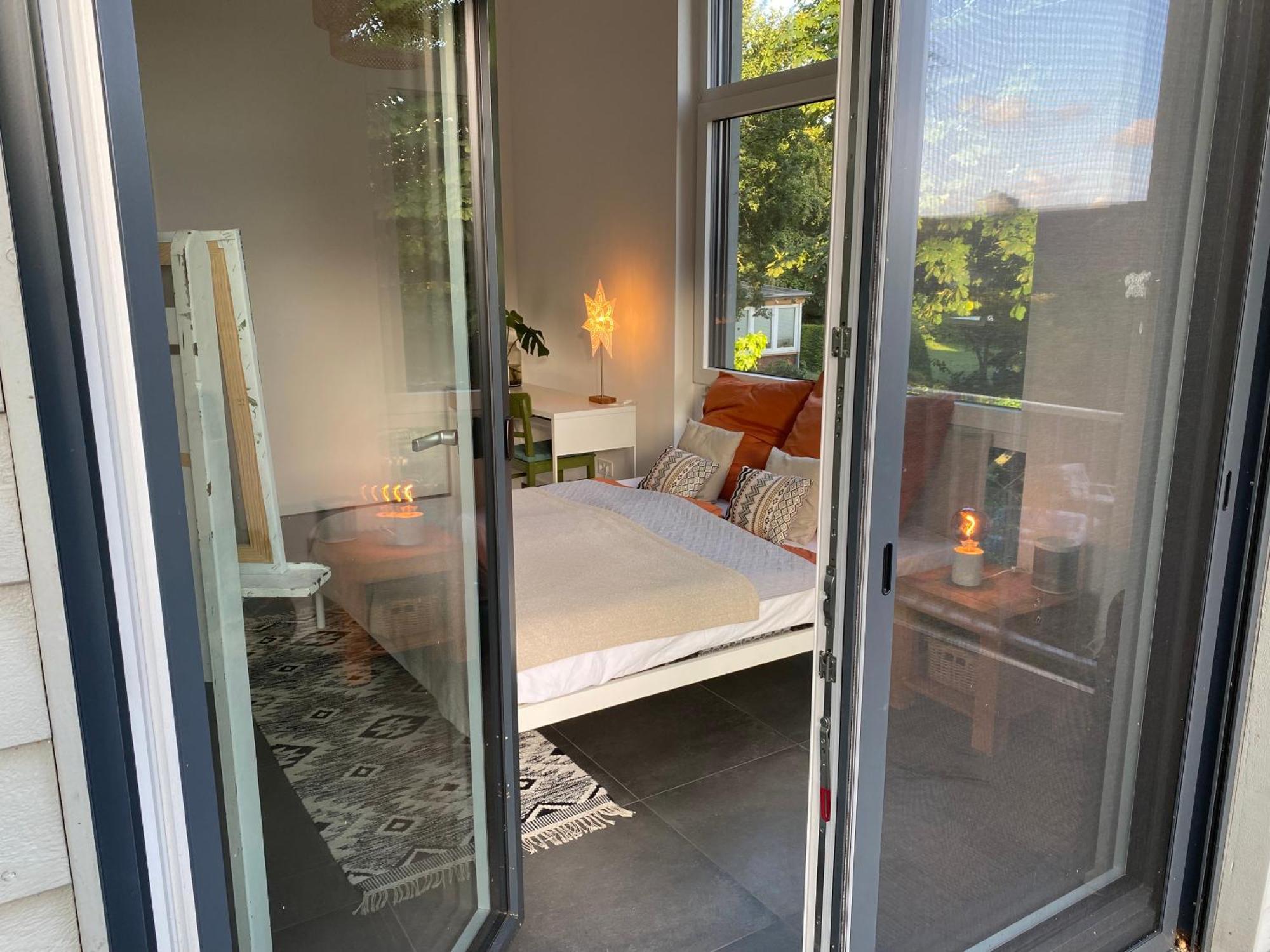 Modernes Holzhaus Im Skandinavischen Stil Mit Sauna, Garten Und 2 Katzen Norderstedt Extérieur photo
